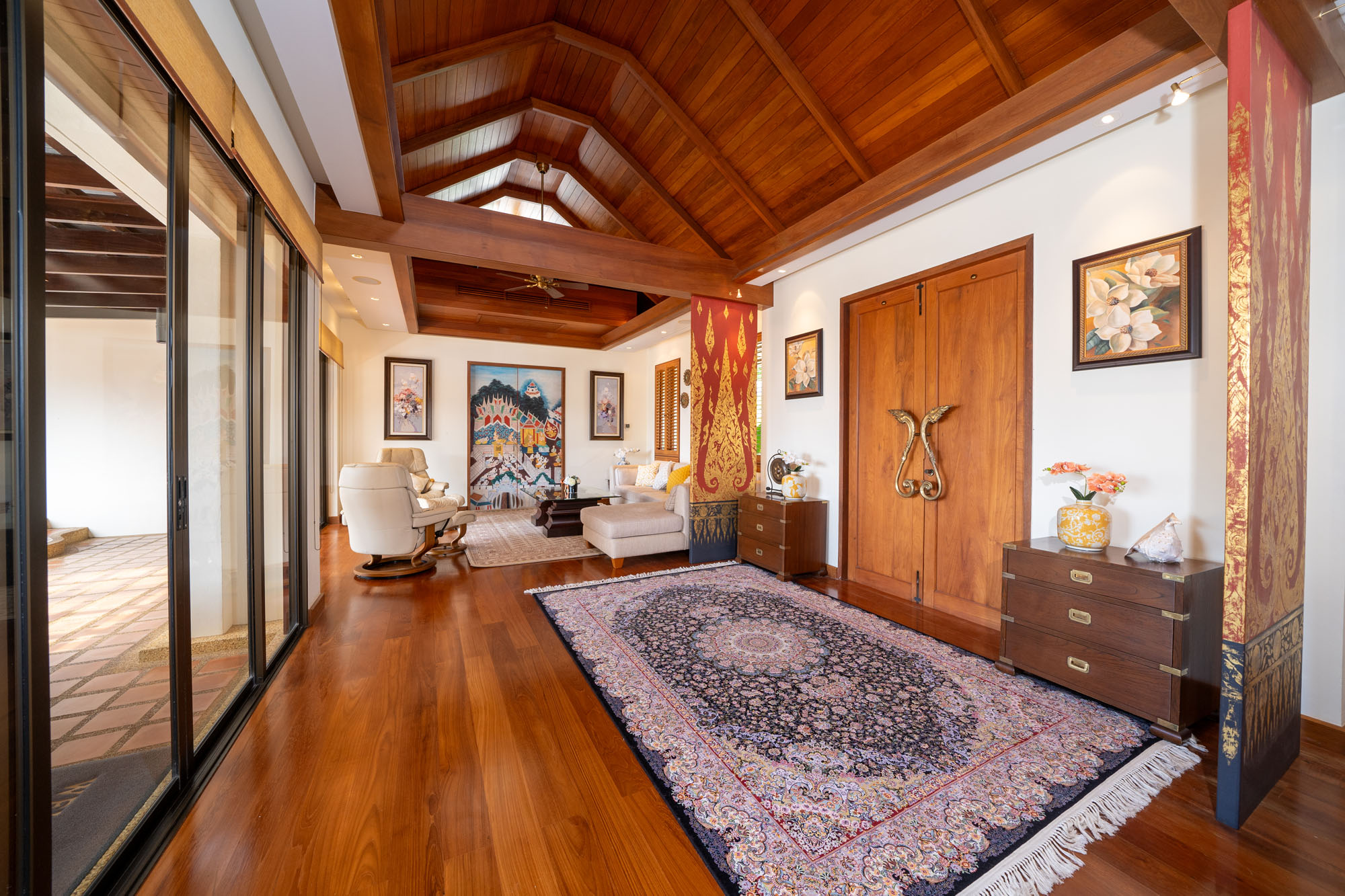 Thai-style living space at Villa Apsara